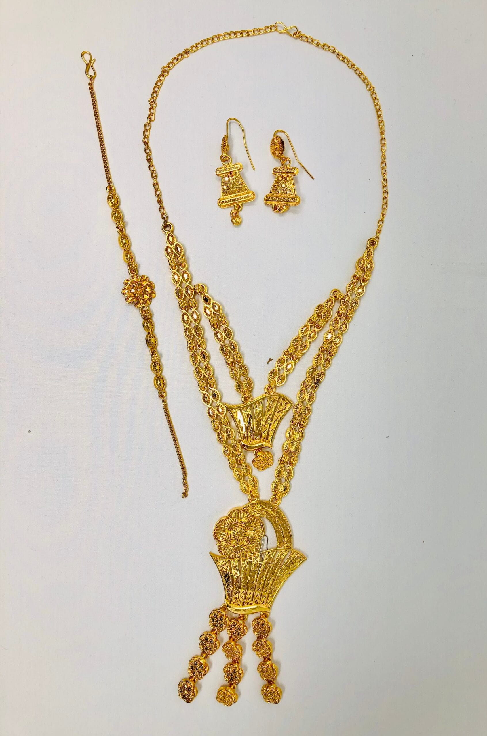 img_0702 Gold set - Image 1