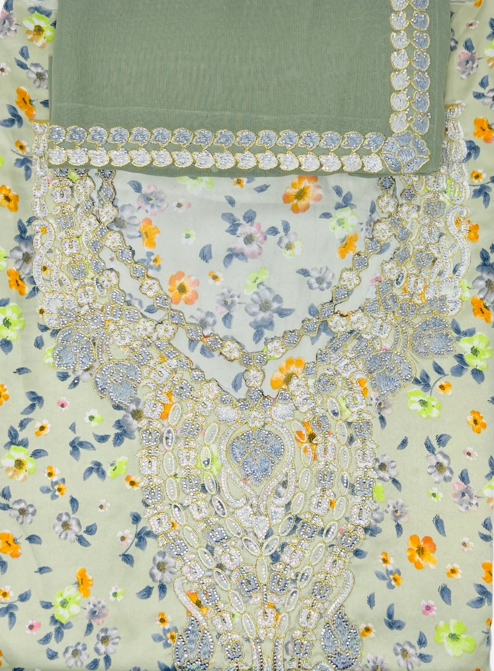 Mukhoor with embroidered design with hijab - Image 7